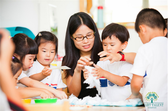 香港耀中国际学校怎么样？