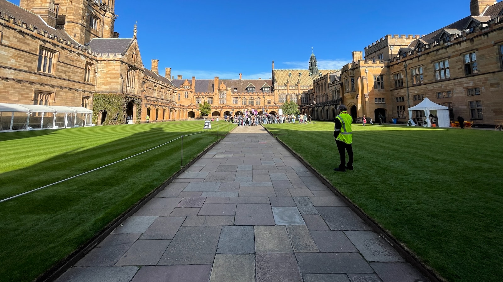 深圳sis国际学校学费详解 - 不同学段的国际学校收费对比