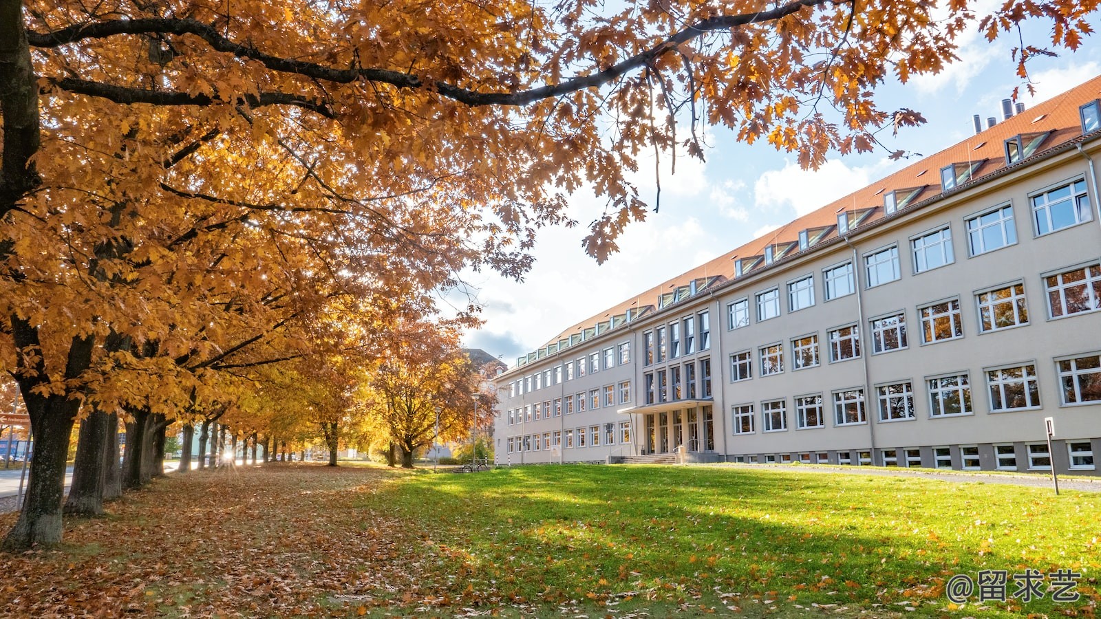 关于西安建筑科技大学建筑学