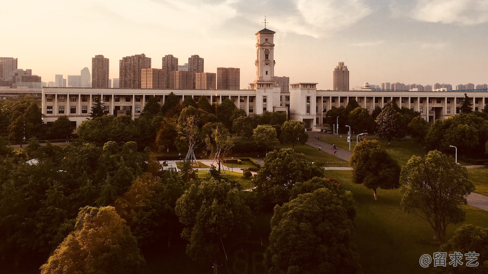 圭尔夫大学和卡尔顿大学