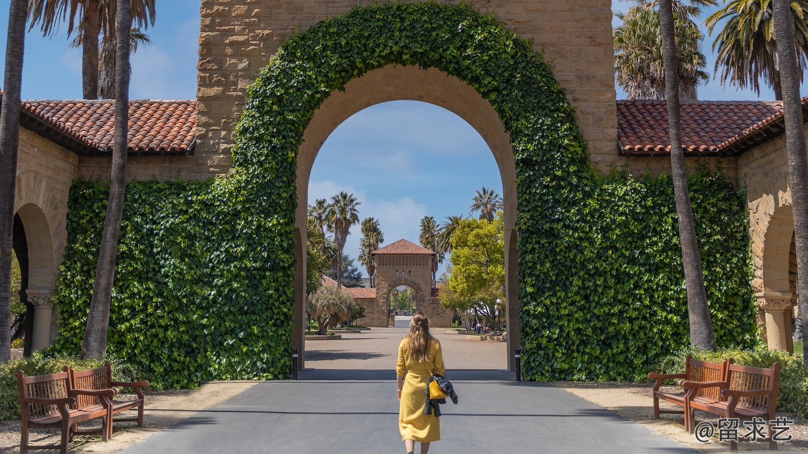 暨南大学金融专业是不是有个全英语教学的班