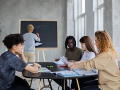 加拿大西蒙菲莎大学硕士申请条件及留学费用