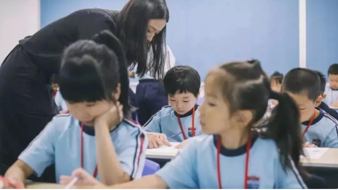 大陆移民香港的人数是多少（内地移居香港的总人数约有100万）